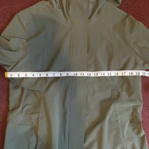 lululemon Rebel stretch rain Jacket